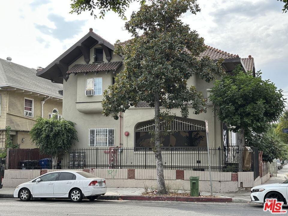 Los Angeles, California, United States 1 - 17829750