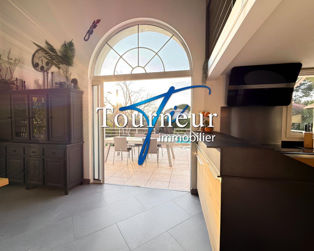 Villa in Nord, Sanary-sur-Mer, France 5 - 17832107