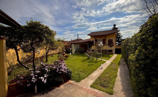 Villa in Fontia-Fossola-Fossone, Marina di Carrara, Tuscany 1