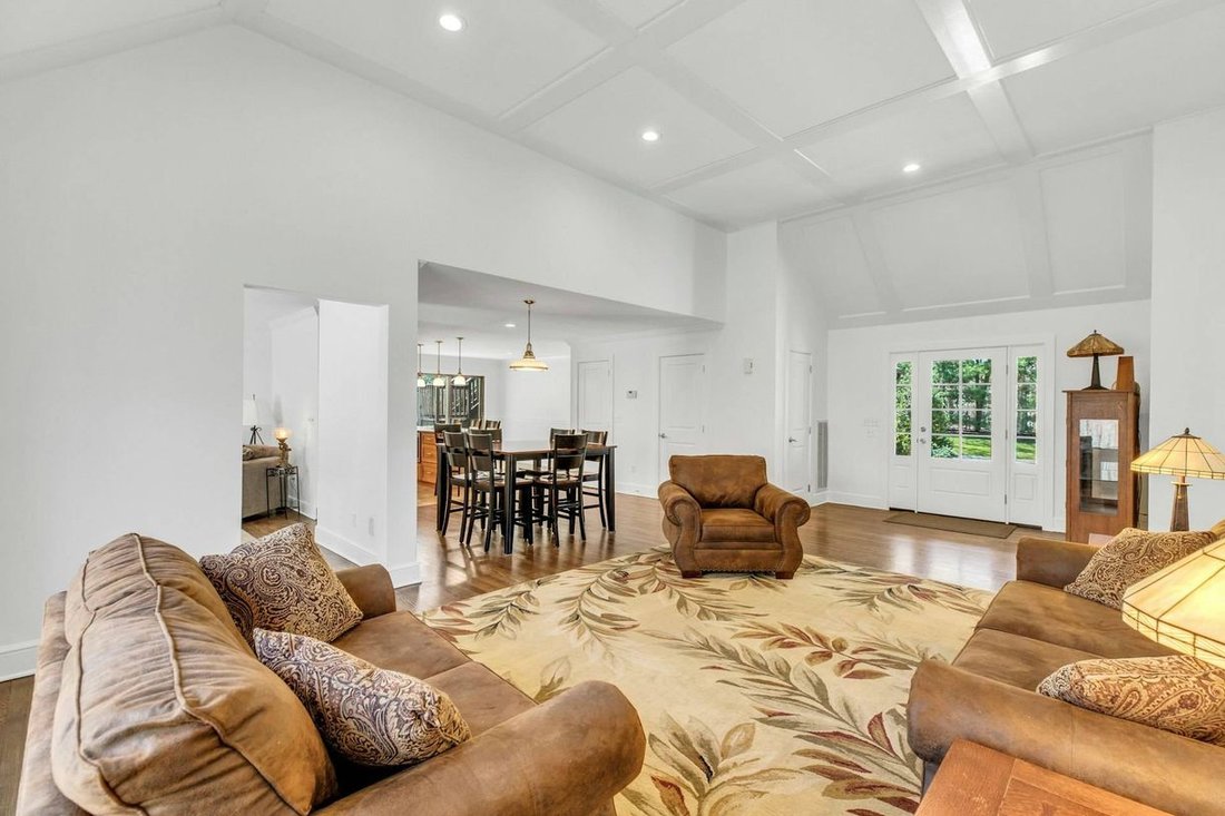 House in Hampton Bays, New York, United States 5 - 17821845
