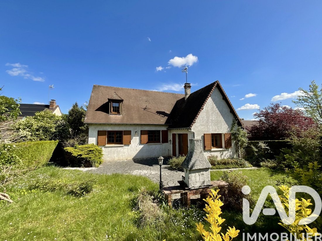 House in La Ville-du-Bois, Ile-de-France, France 2 - 17823038