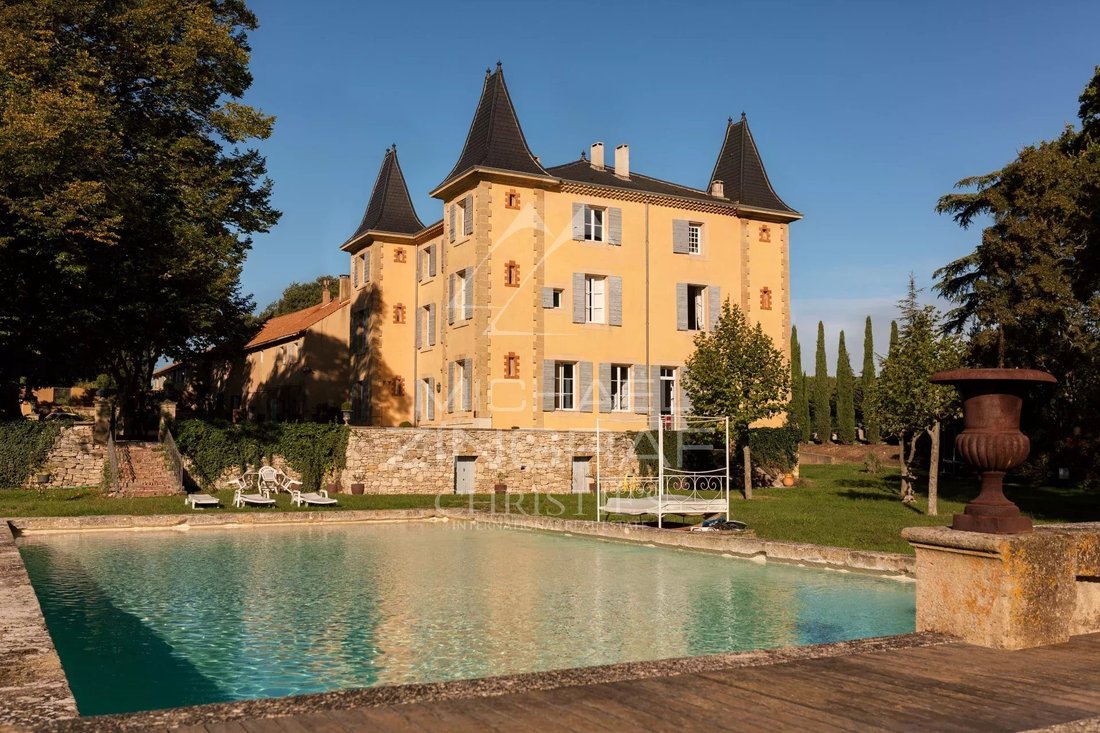 Castle in Bois de l'Aune-La Galice, Aix-en-Provence, France 1 - 14310254