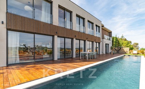 House in Les Faurys, Venelles, France 1