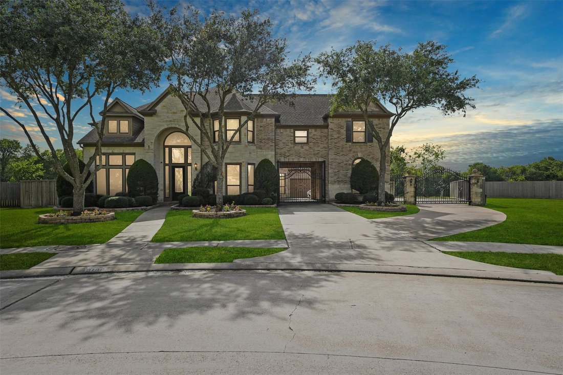 House in Friendswood, Texas, United States 3 - 17816999