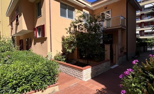 House in City Center, Ventimiglia, Liguria 1
