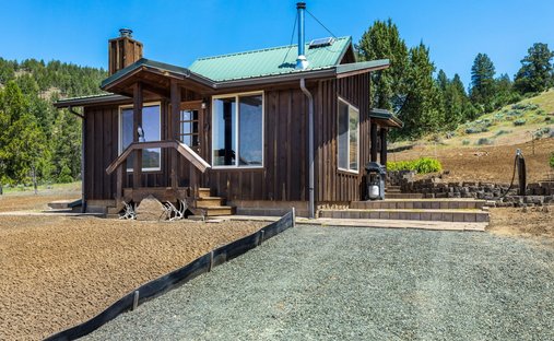 House in Mount Vernon, Oregon, United States 1