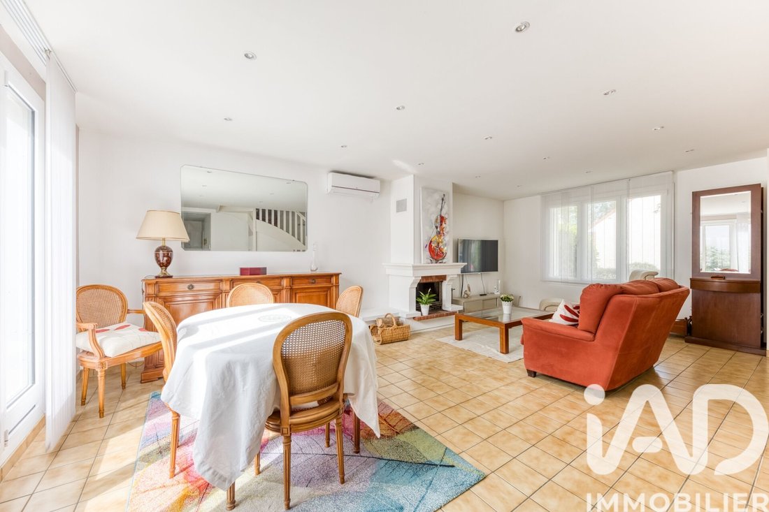 House in Bois Saint Martin-Yvris-Richardets-Monfort, Noisy-le-Grand, France 5 - 17822561