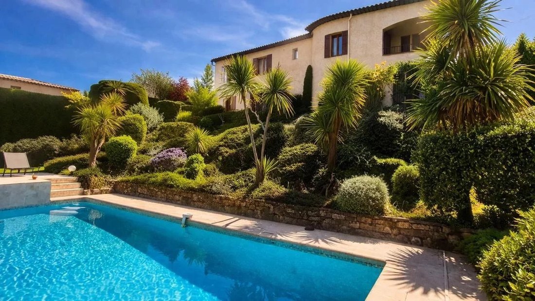House in Le Rouret, Provence-Alpes-Côte d'Azur, France 1 - 17667021