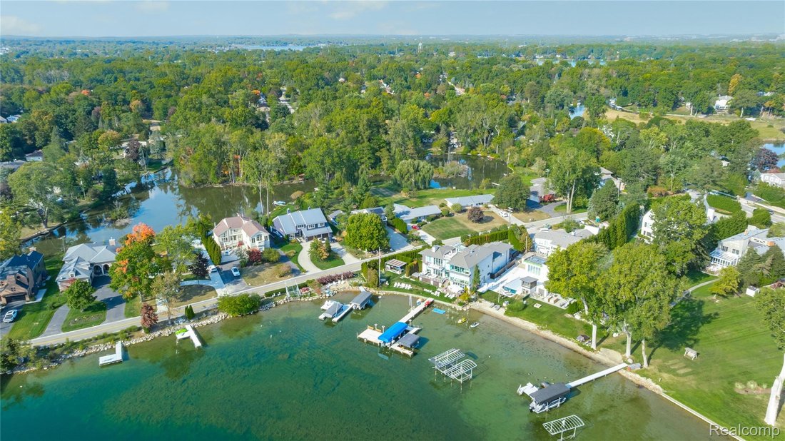 House in Sylvan Lake, Michigan, United States 2 - 17821303