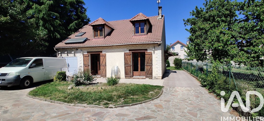 House in Neuilly-sur-Marne, Ile-de-France, France 2 - 17824634