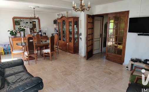 House in Neuilly-sur-Marne, Ile-de-France, France 1