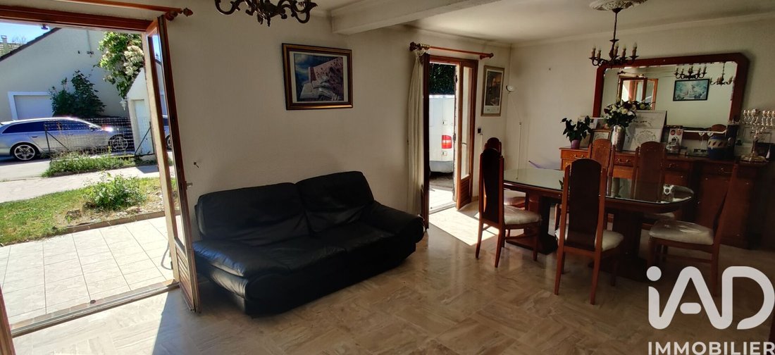 House in Neuilly-sur-Marne, Ile-de-France, France 5 - 17824634