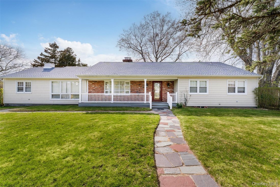 House in Hampton Bays, New York, United States 1 - 17828497