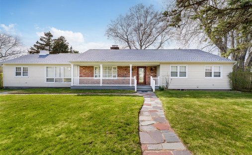 House in Hampton Bays, New York, United States 1