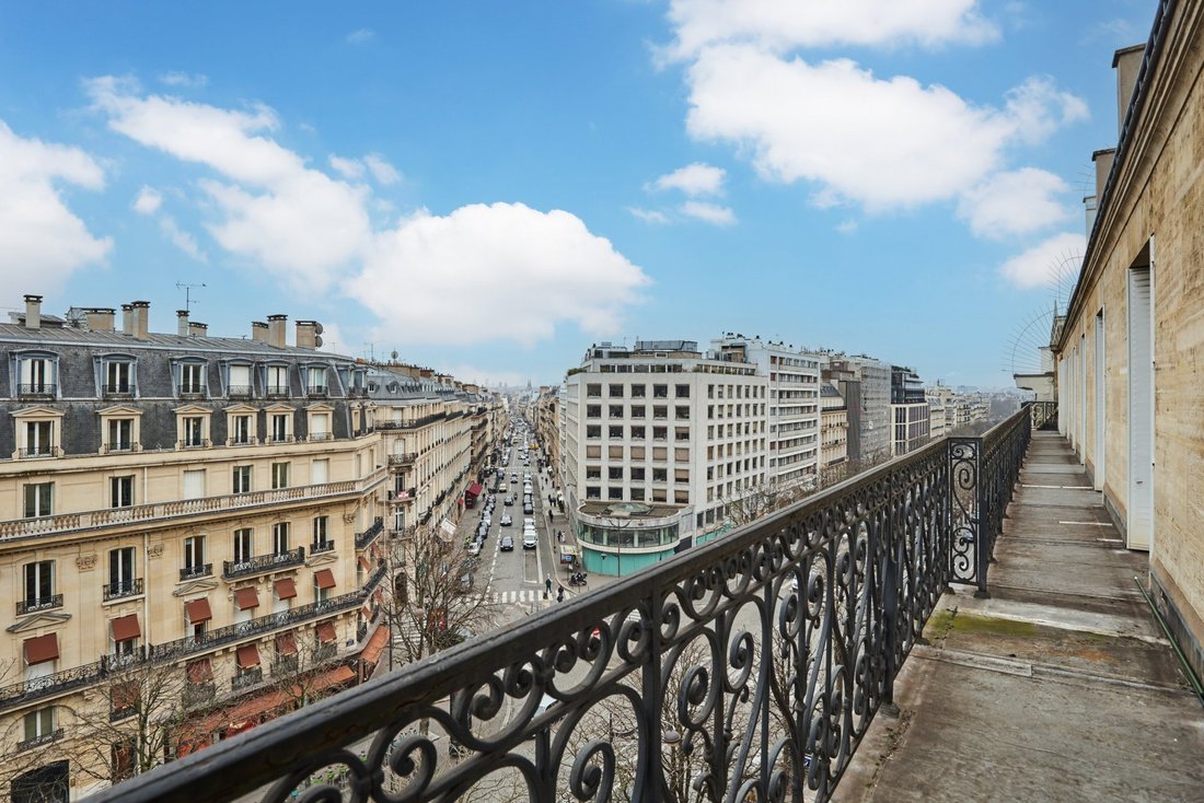 Apartment in Saint Philippe du Roule, Paris 8e Arrondissement, Paris 2 - 17820295