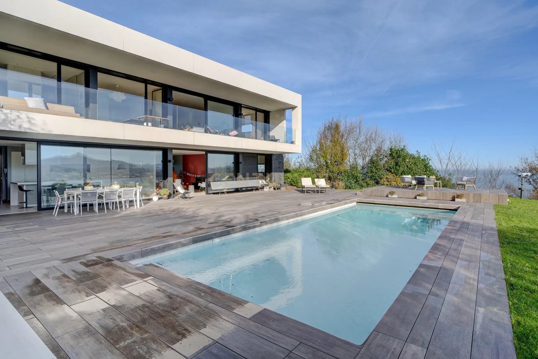 Villa in Hondarribia, Basque Country, Spain 2 - 15785930