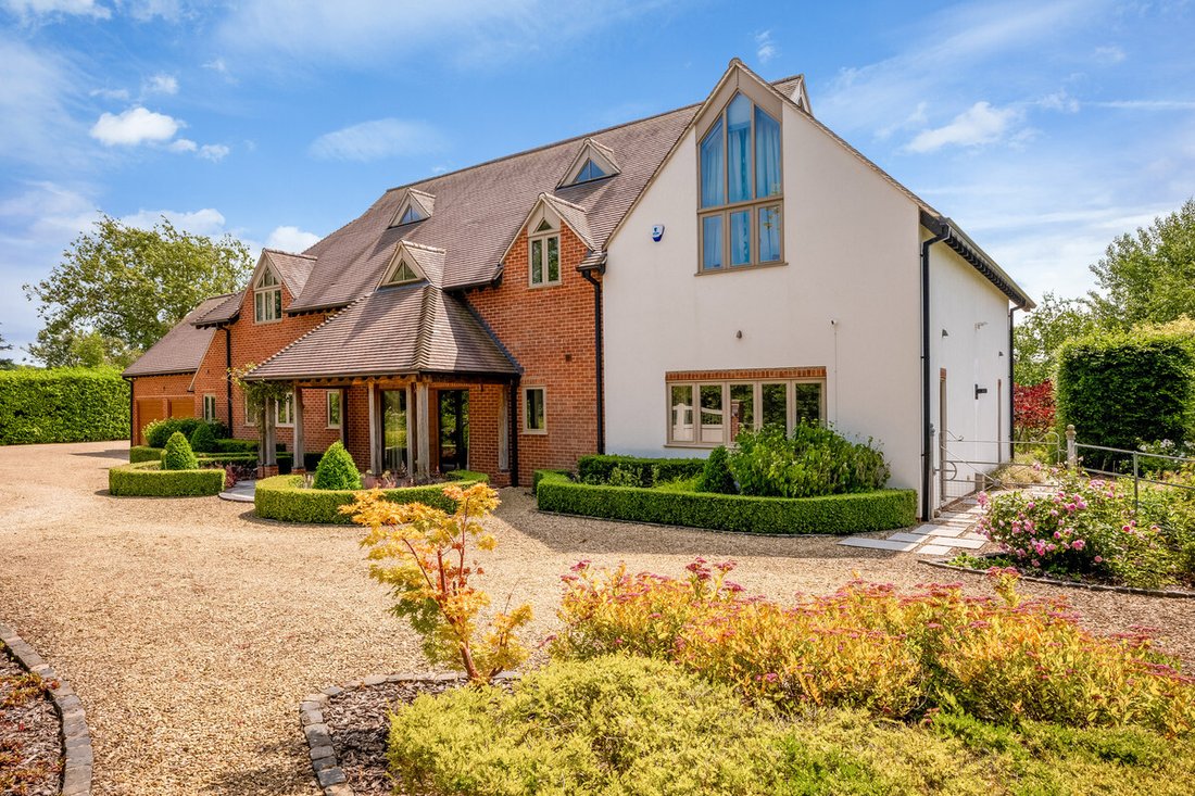 Warwickshire, England 4 - 17826802