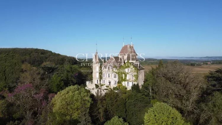 Castle in Monflanquin, Nouvelle-Aquitaine, France 2 - 17728130