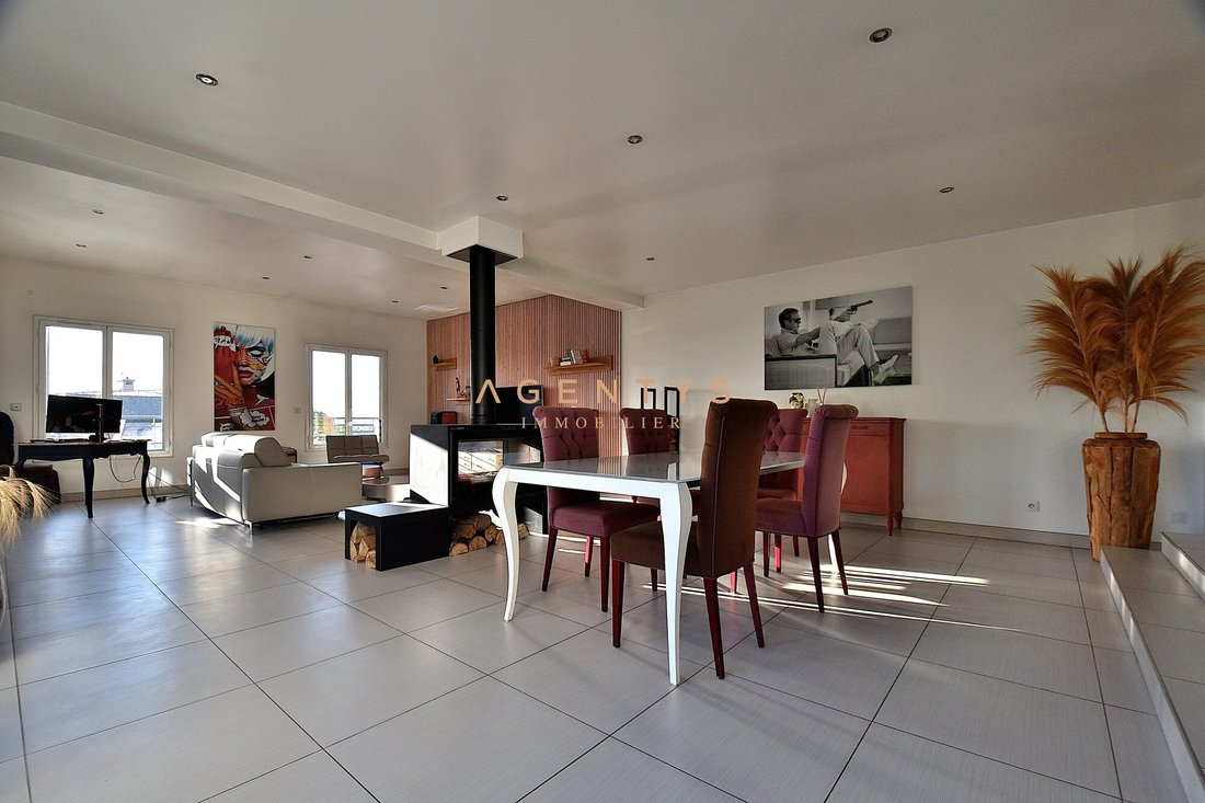 House in Chennevieres-sur-Marne, Ile-de-France, France 1 - 17831627