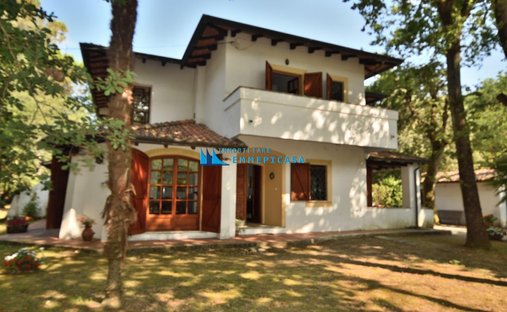 Country House in Ronchi, Massa, Italy 1