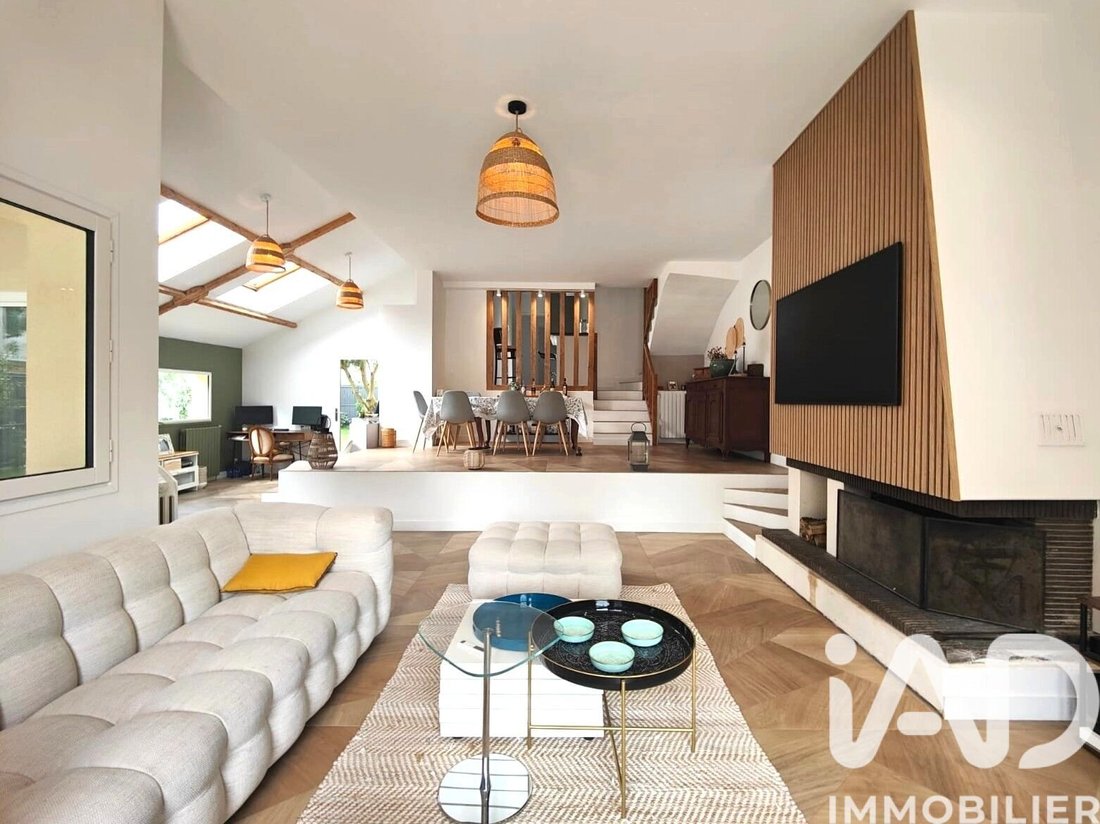 House in Chatou, Ile-de-France, France 2 - 17779600