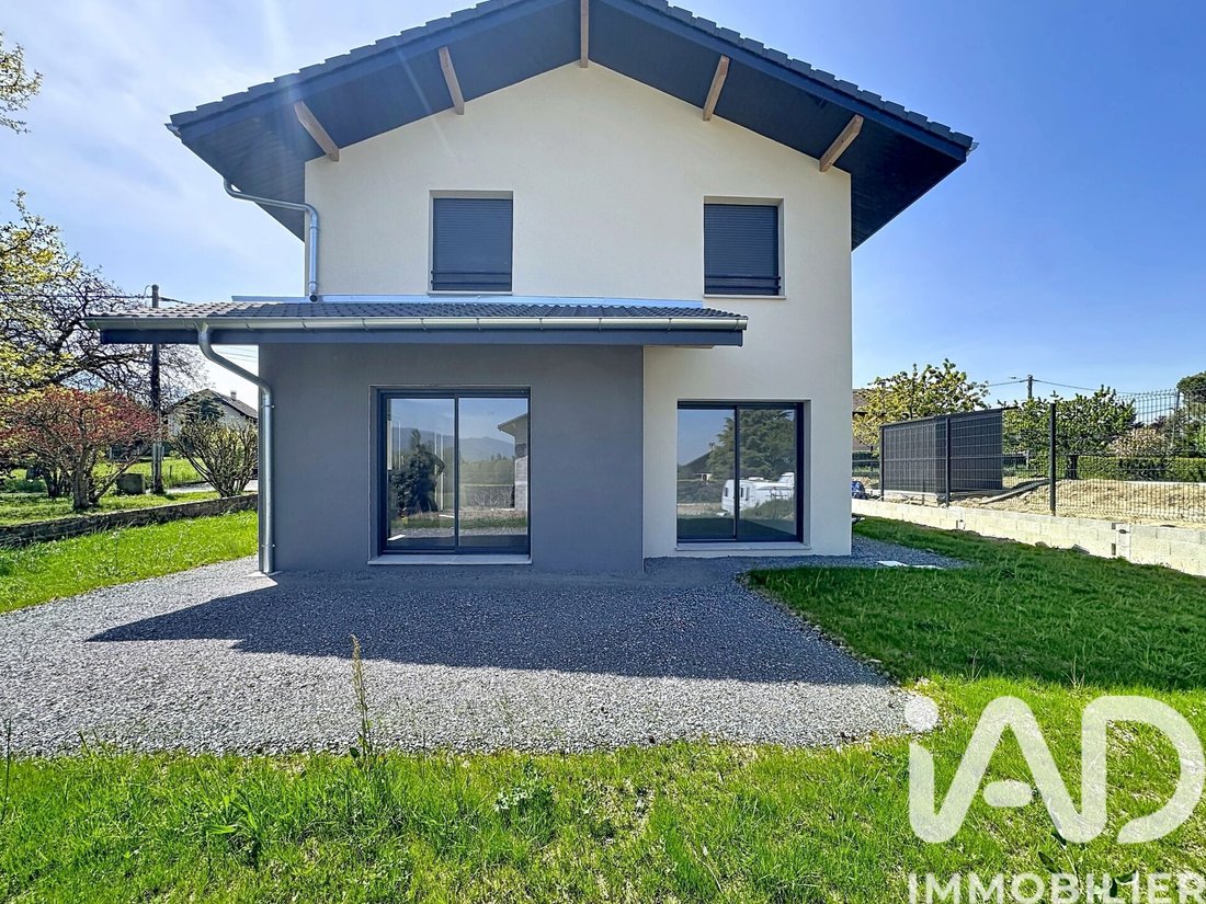 House in Bons-en-Chablais, Auvergne-Rhône-Alpes, France 3 - 17824134