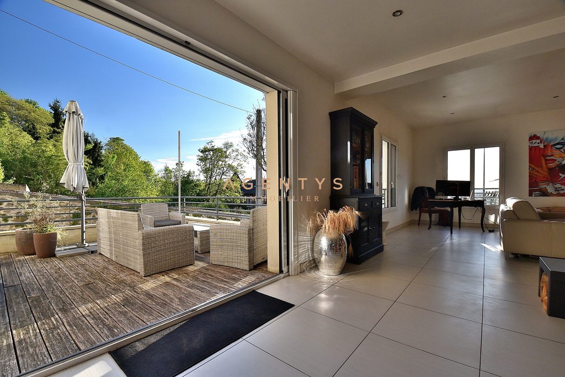 House in Chennevieres-sur-Marne, Ile-de-France, France 2 - 17831627