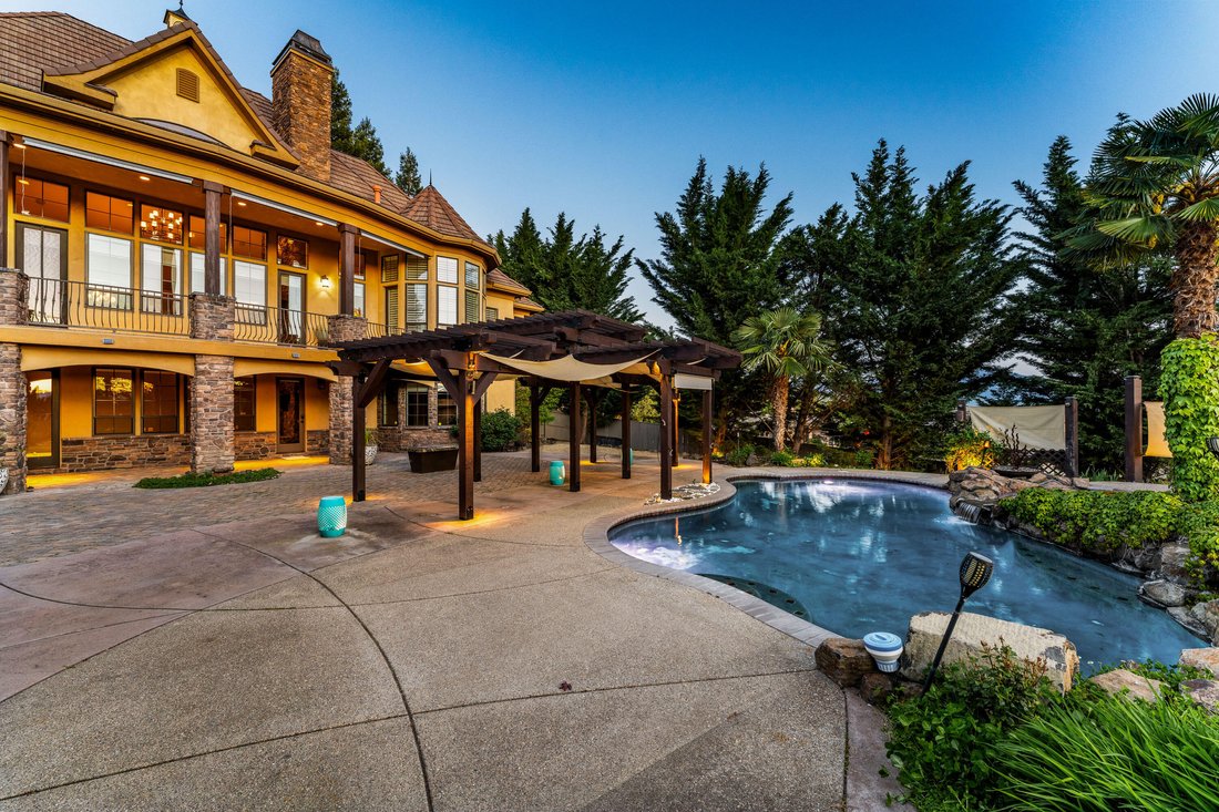 House in Medford, Oregon, United States 2 - 17819315