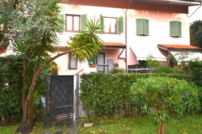 House in Centro, Forte dei Marmi, Tuscany 2 - 17819469