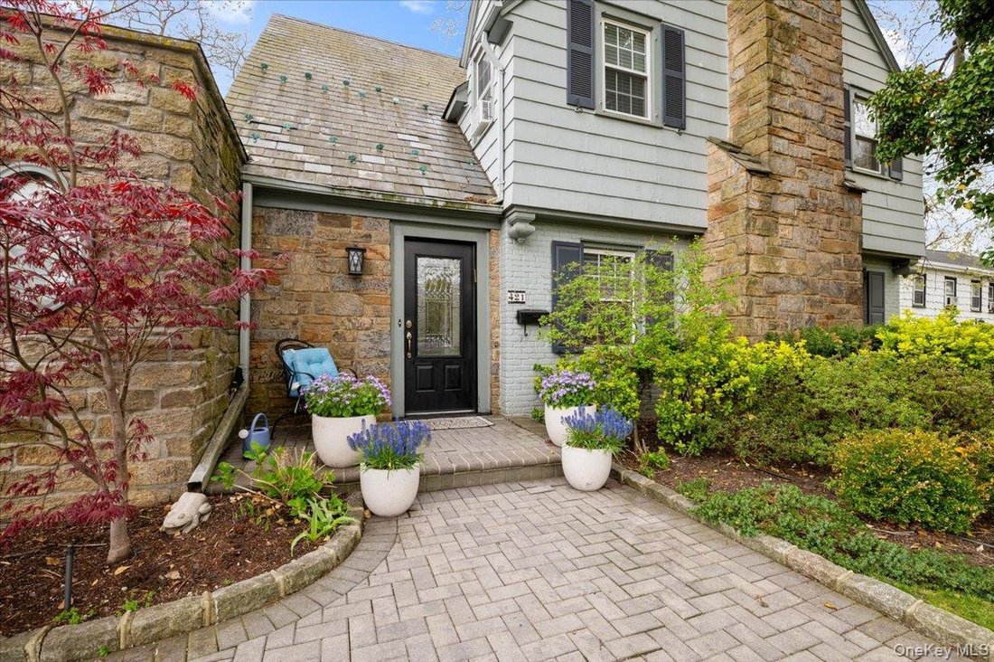 House in Lawrence, New York, United States 2 - 17816547