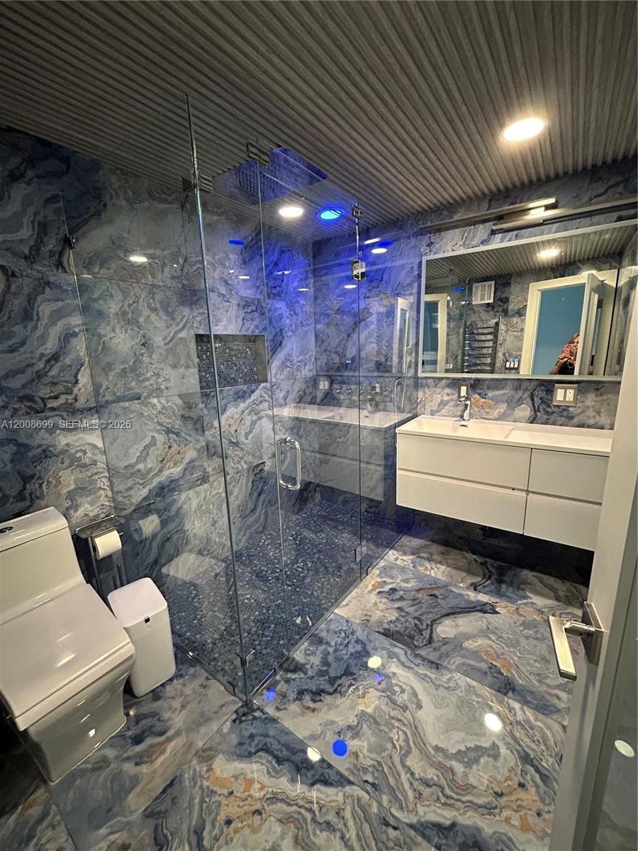 House in Hialeah, Florida, United States 5 - 17781393