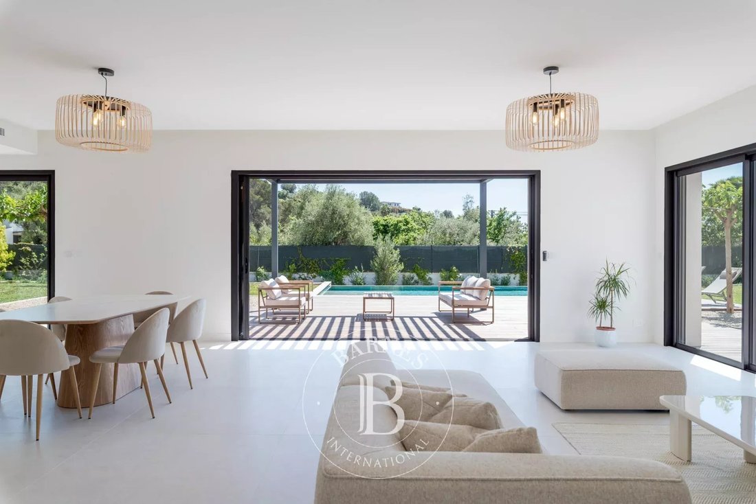 Villa in Sud, Roquefort-les-Pins, France 4 - 17825260