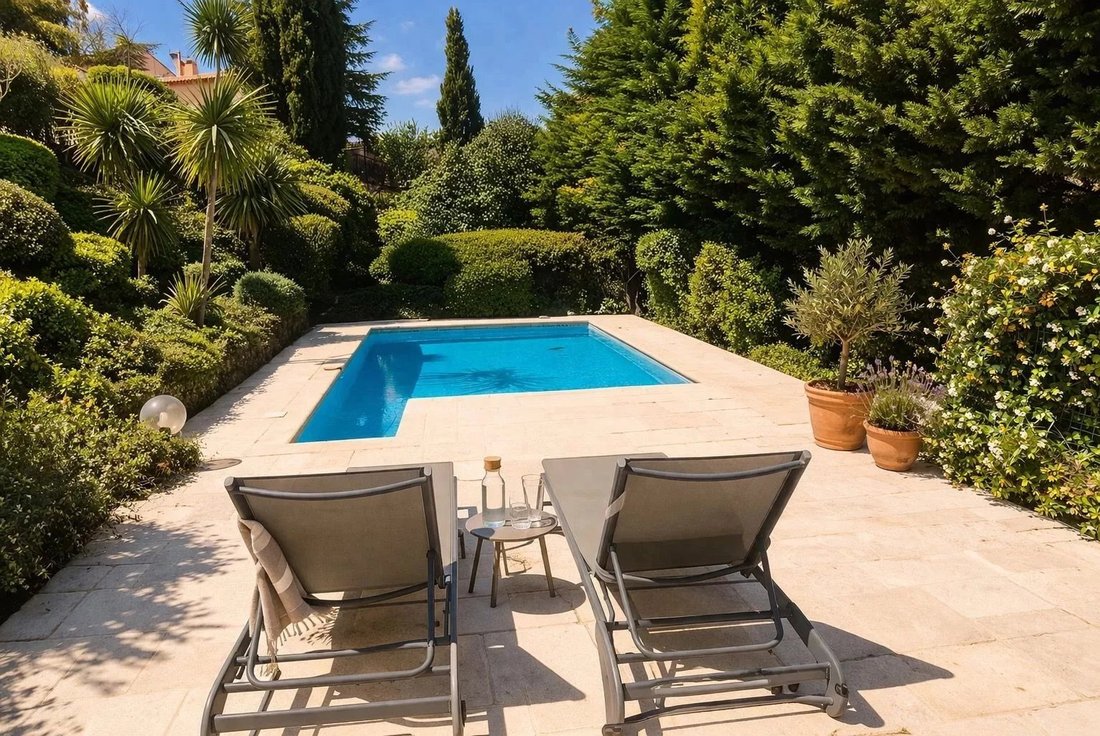 House in Le Rouret, Provence-Alpes-Côte d'Azur, France 2 - 17667021