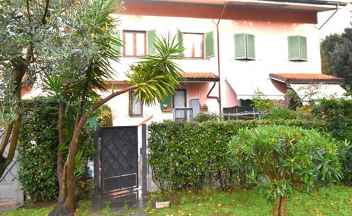 House in Centro, Forte dei Marmi, Tuscany 1