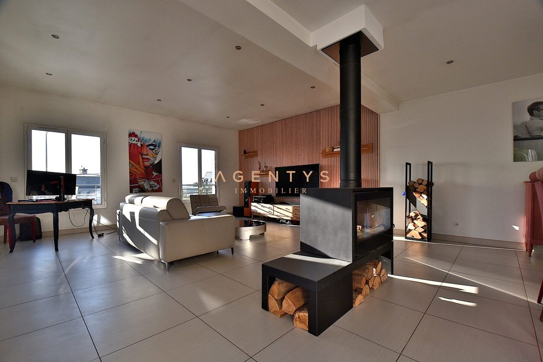 House in Chennevieres-sur-Marne, Ile-de-France, France 4 - 17831627