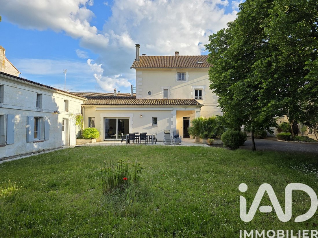 House in Centre Ville, La Couronne, France 1 - 17824085