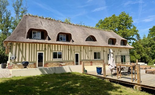Château à Bonneville-la-Louvet, Normandie, France 1