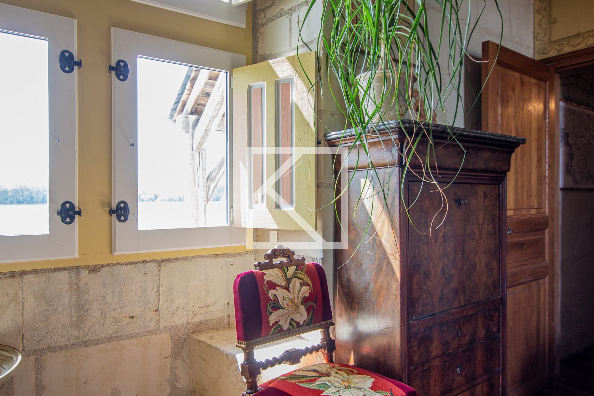 Manor For Sale, 7 Rooms Loire Authion 49250