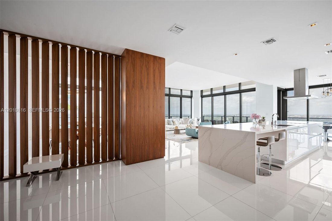 Condo in Miami, Florida, United States 1 - 17817966