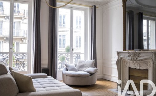 Apartment in Saint Vincent de Paul-Lariboisière, Paris 10e Arrondissement, Paris 1