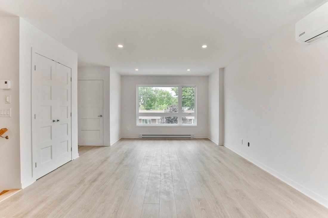 House in Laval, Quebec, Canada 5 - 17825110