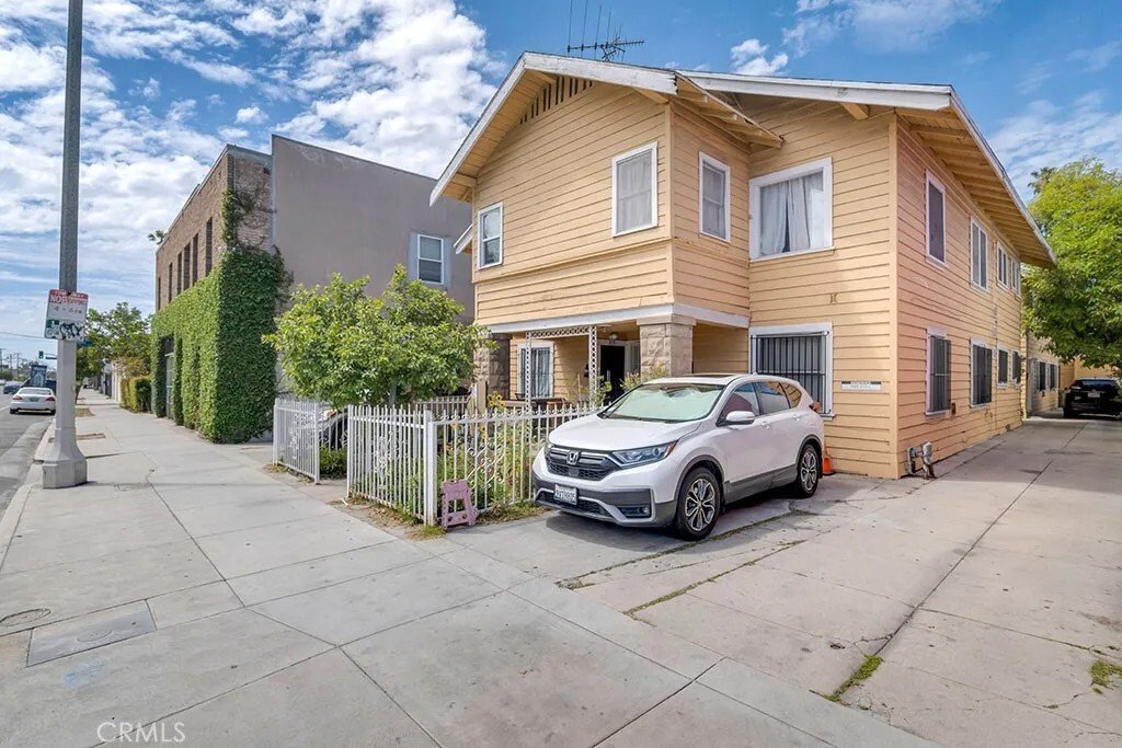 Los Angeles, California, United States 2 - 17823240