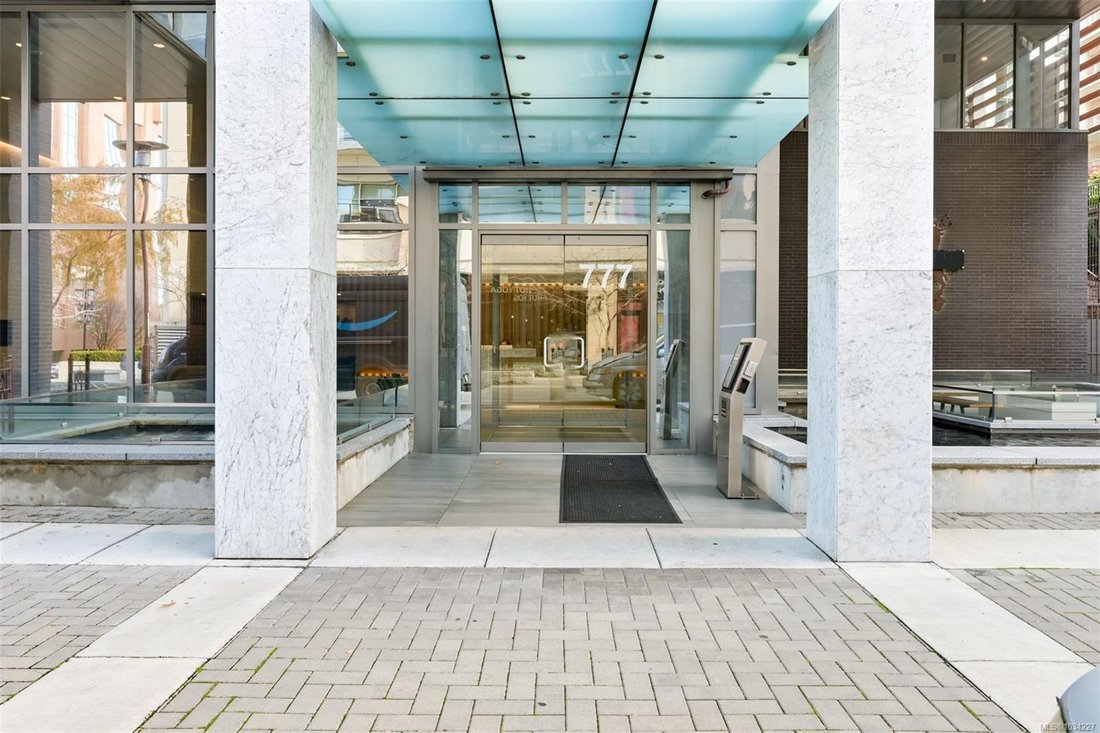 Condo in Victoria, British Columbia, Canada 2 - 17830487