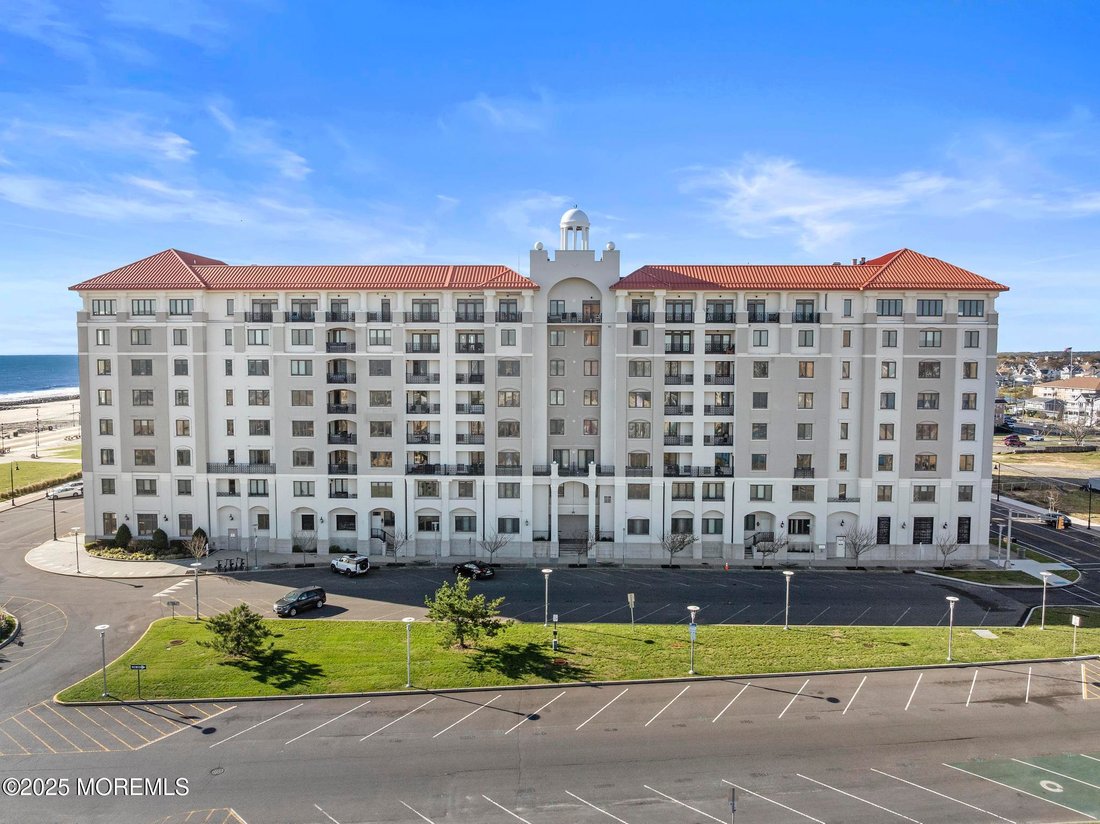 Condo in Asbury Park, New Jersey, United States 4 - 17816048