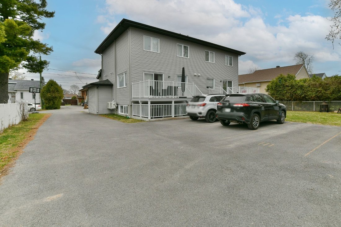 House in Laval, Quebec, Canada 4 - 17825117