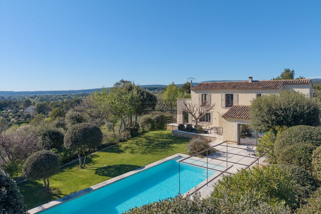 House in Gordes, Provence-Alpes-Côte d'Azur, France 1 - 17820274