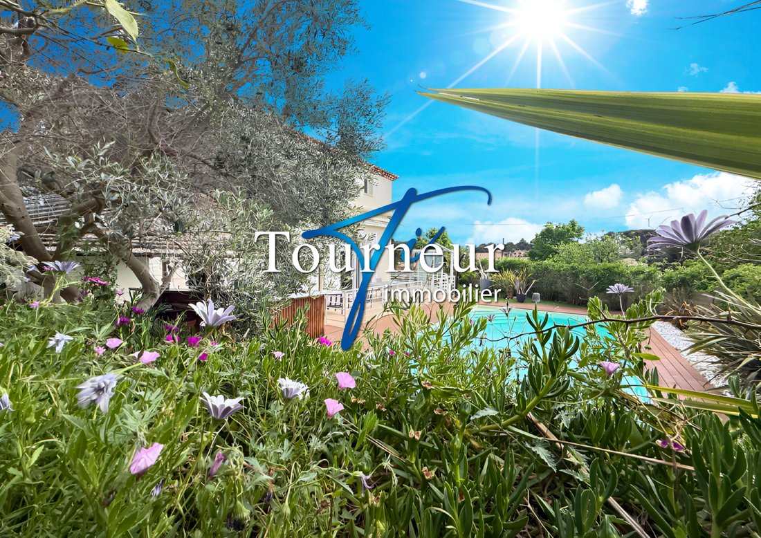 Villa in Nord, Sanary-sur-Mer, France 1 - 17832107