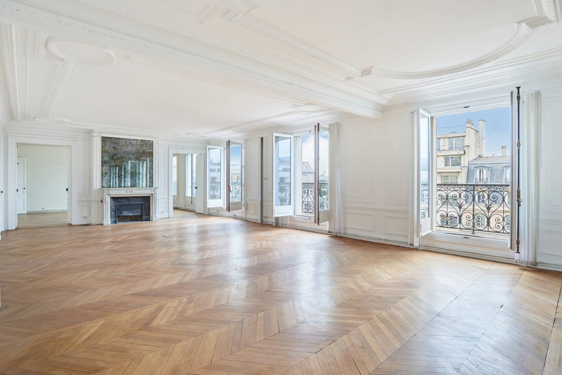 Apartment in Saint Philippe du Roule, Paris 8e Arrondissement, Paris 1 - 17820295