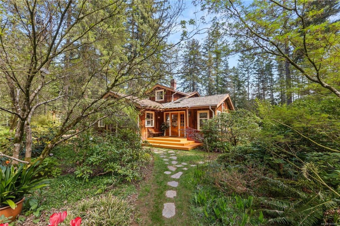 House in Black Creek, British Columbia, Canada 3 - 17817427