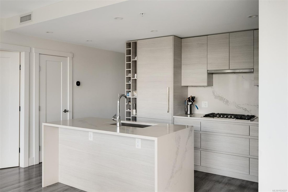 Condo in Victoria, British Columbia, Canada 5 - 17830487